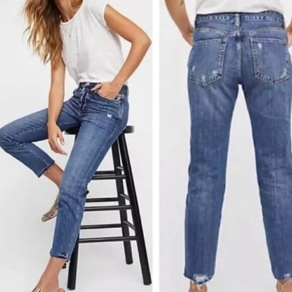 Free People We the Free Medium Wash Distressed Raw Hem Straight Leg Jeans 26 - Picture 1 of 5